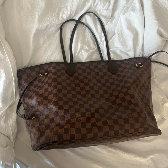 Authentic Louis Vuitton Neverfull GM - Picture 3 of 16